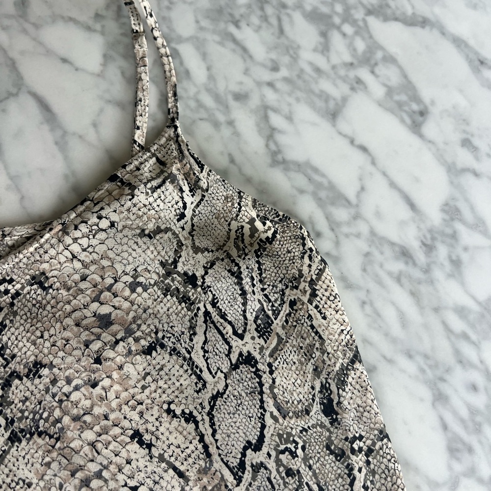 Equipment Black And White Snake/Python Print Slee… - image 4